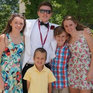 Meet your Posher, Suzanne